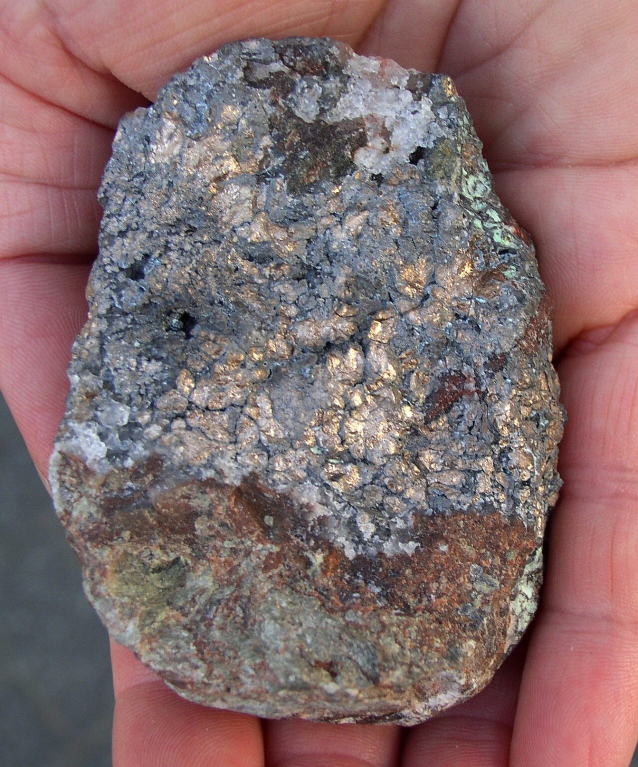 Nickelin Mit Chloanthit Im Quarz Von Niederschlema Erzgebirge Sachsen 